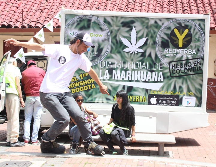 Más de 200 bogotanos marcharon por la marihuana
