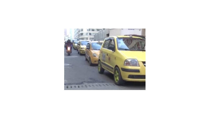 Agresión de taxistas solicitados a través de aplicaciones móviles
