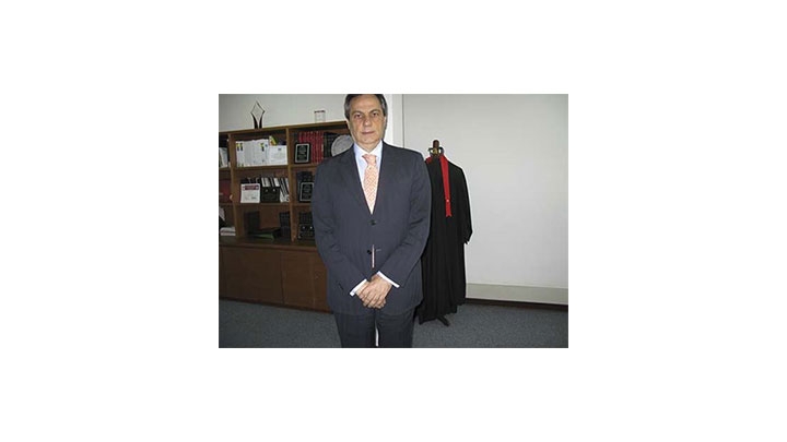 Antonio Agust&iacute;n Aljure. Decano de Jurisprudencia, Universidad del Rosario.