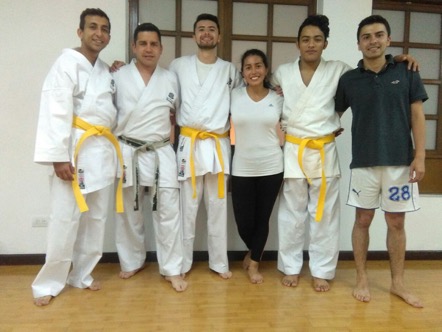 Estudiantes de la Universidad del Rosario que participarán en el torneo de Cerros junto al sensei Pablo Ríos