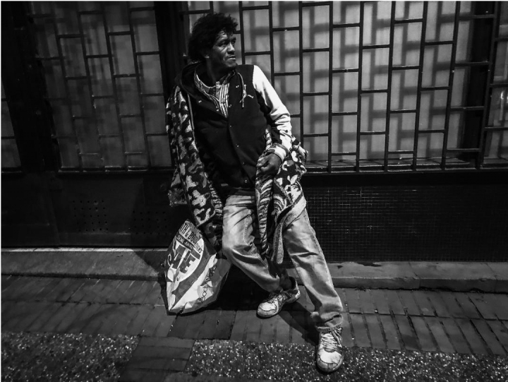 Retrato a Faber, de Cali, viviendo en las calles de Bogot&aacute;