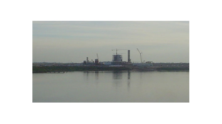La planta de celulosa Botnia, a las orillas del r&iacute;o Uruguay, en 2006.