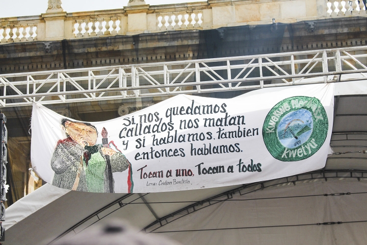 Este 21 de octubre de 2020, diversas personas se manifestaron en la Plaza de Bol&iacute;var, en el centro de Bogot&aacute;.