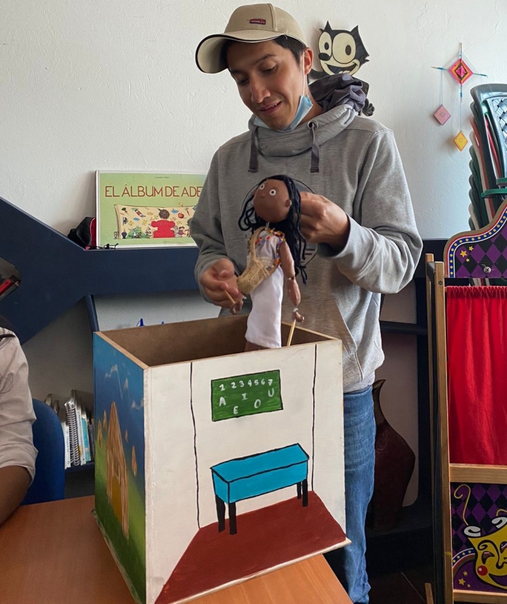 Cada marioneta representa un derecho  fundamental de los ni&ntilde;os.