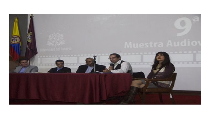 Invitados del conversatorio.