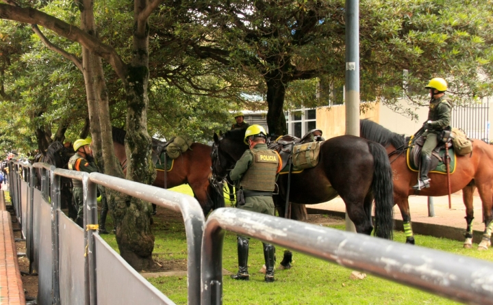 Autoridades acordonaron el Icetex horas antes de la llegada de los manifestantes. Foto: Jessica Zapata