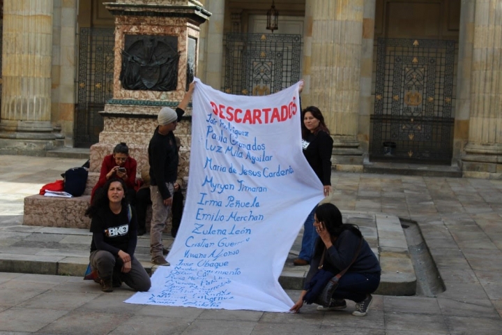 Pancarta con algunos nombres de l&iacute;deres y lideresas asesinados. Cr&eacute;dito foto: Gabriela Ortiz.
