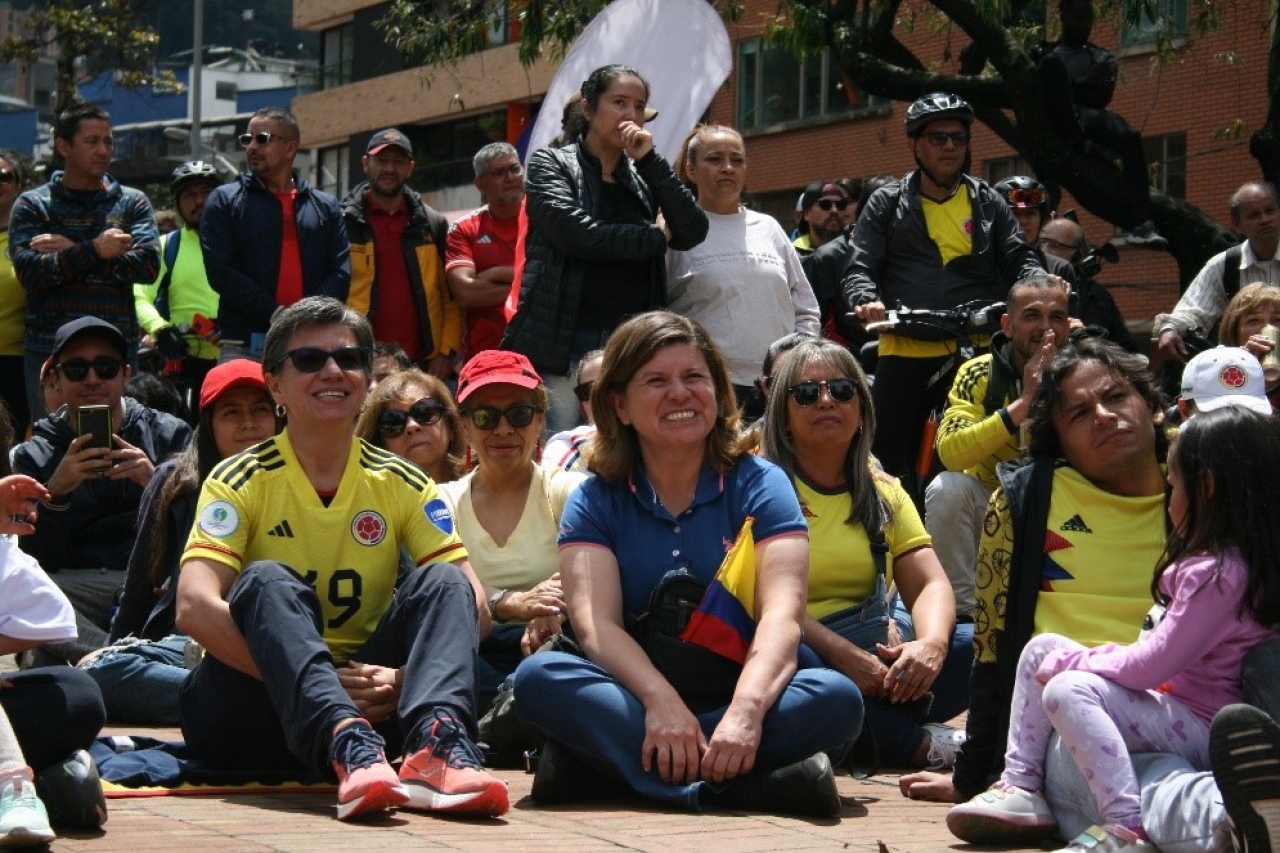 ¿Cómo se esta apoyando al fútbol femenino desde el Instituto Distrital de Recreación y Deporte de Bogotá?