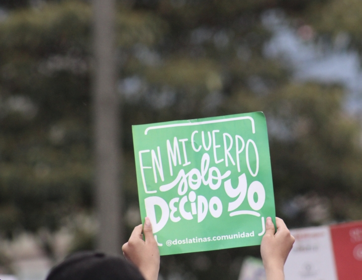 Fotografía en marcha feminista por los derechos de las mujeres