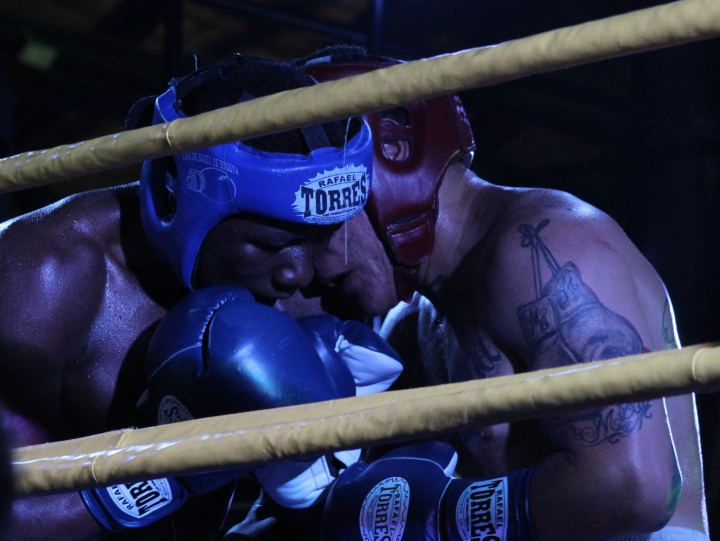 Noche de combates en la capital