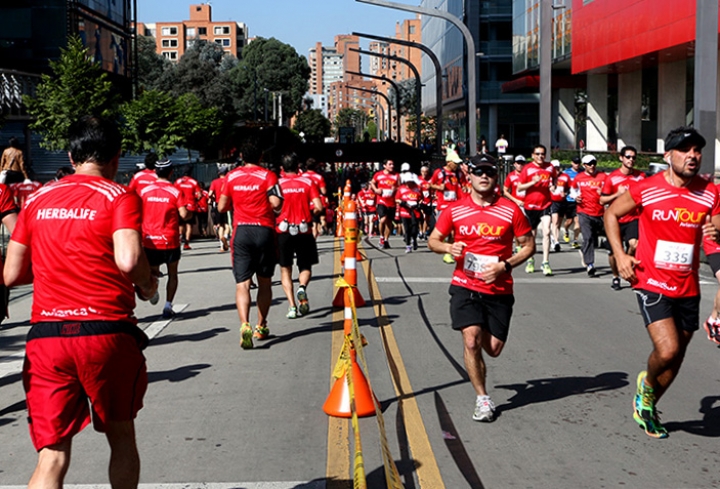 Los corredores aproximándose a la última milla.