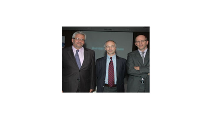 En el evento estuvo inaugural de la maestr&iacute;a de Periodismo estuvo presente el rector de la Universidad del Rosario, Hans Peter Knudsen Quevedo (izquierda de la foto)