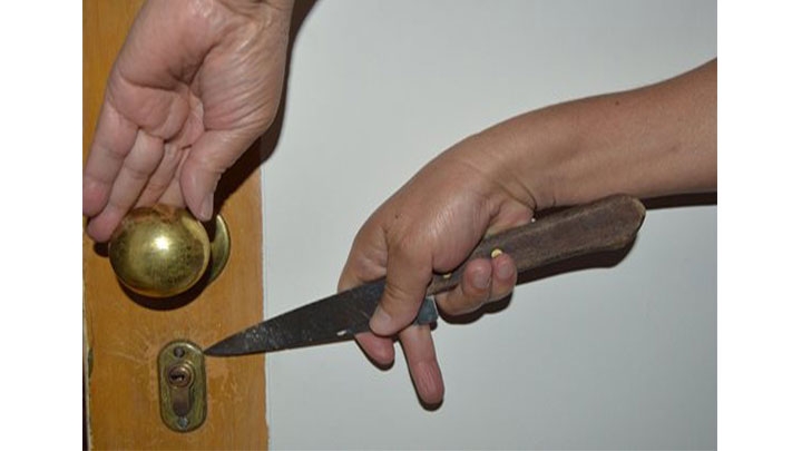 Entre los métodos más utilizados por los apartamenteros está el forzamiento a las cerraduras.