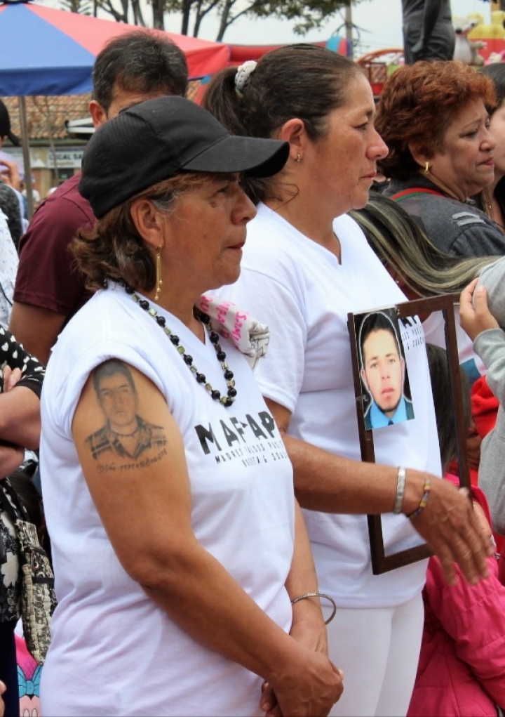 Las madres exigen verdad y respeto por la memoria de sus hijos.