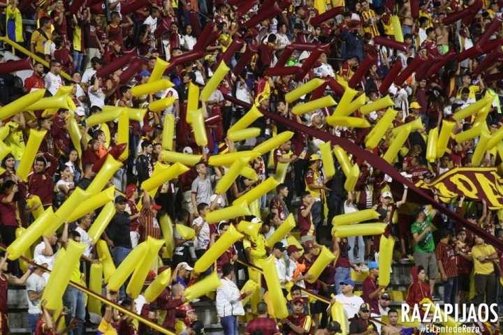 Hinchas ibaguereños vivieron en el estadio Manuel Murillo Toro el partido de Deportes Tolima contra Boca Juniors