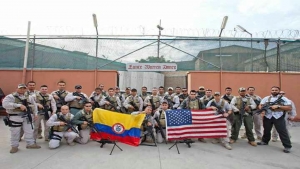 En el grupo de escoltas se encontraban 50 colombianos. Ernesto tenía compañeros de varios países.|||
