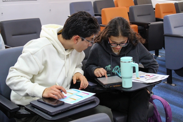 Durante el evento, se realiz&oacute; una loter&iacute;a para promover la p&aacute;gina "Candidateados" en donde se pueden conocer los candidatos y sus propuestas para los consejos de juventud 2025