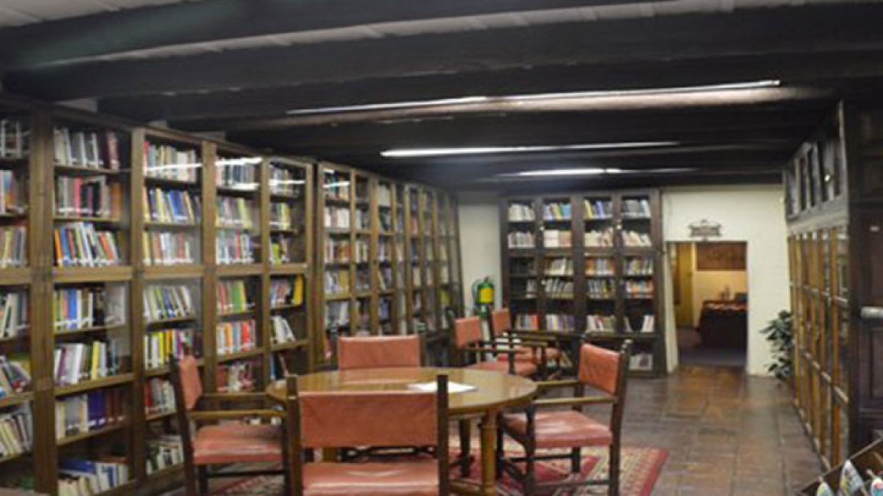 Sala de lectura, Biblioteca Especializada En Historia Política de Colombia.|||