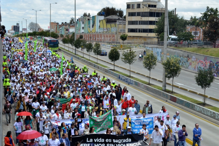 La capital del país fue el punto de mayor concentración , marcharon aproximadamente 100 mil personas en toda Colombia.