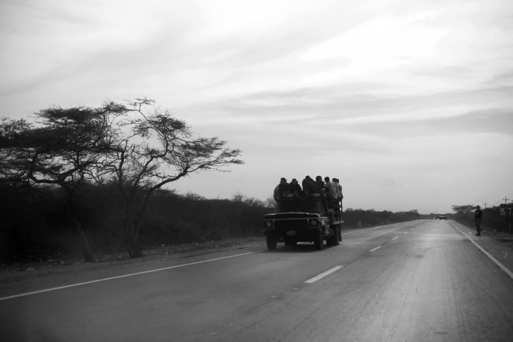 Venezolanos en la frontera de Paraguachón (La Guajira, Colombia)