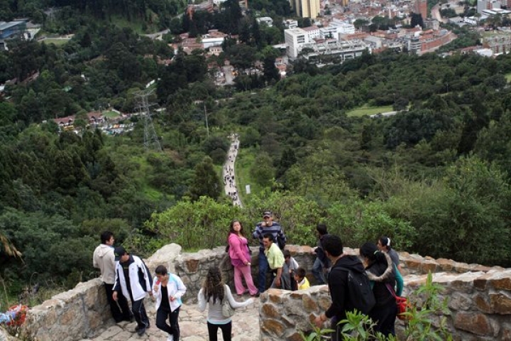 Subiendo a Monserrate