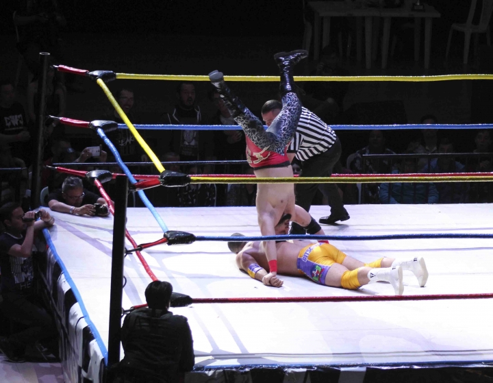 ‘Solo por una noche’: estrellas de lucha libre sobre el ring