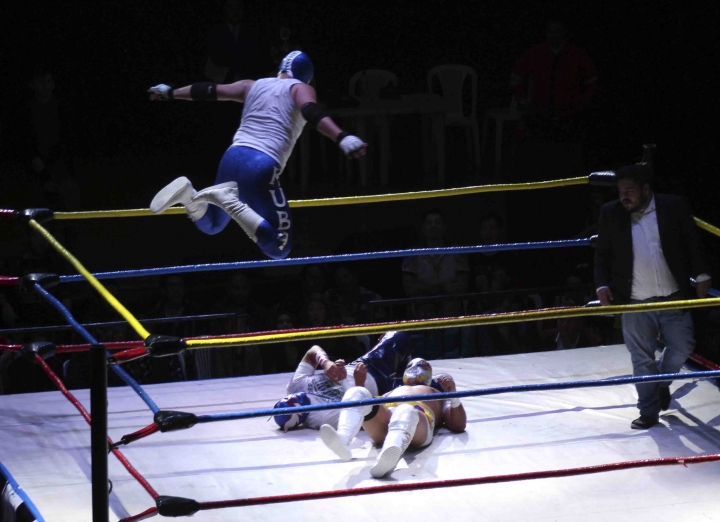 ‘Solo por una noche’: estrellas de lucha libre sobre el ring