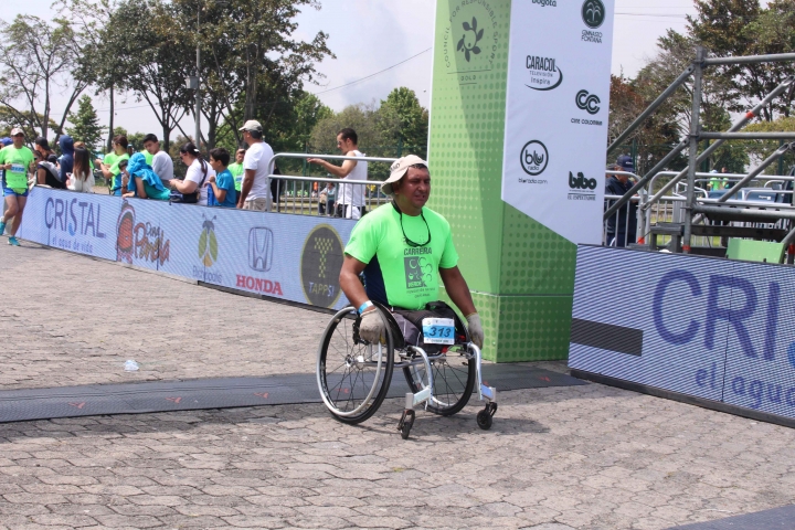 Personas en condición de discapacidad también participaron en la carrera