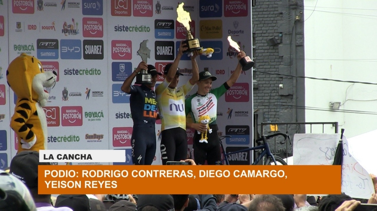 Los tres ganadores del podio (de izquierda a derecha): Diego Camargo en segundo lugar, Rodrigo Contreras en el primer puesto, y Yeison Reyes en tercer lugar.|||