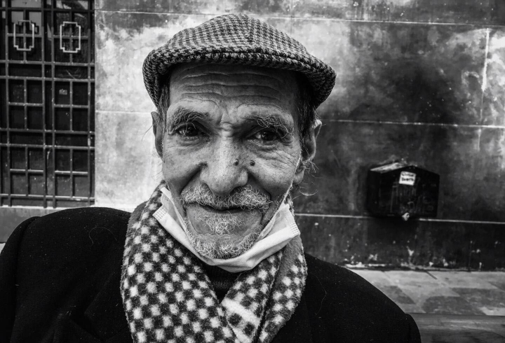 Jorge Cuesta, vendedor de libros de 74 años.