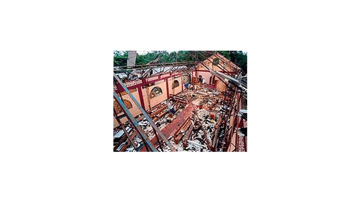 Iglesia despu&eacute;s de la explosi&oacute;n del cilindro de gas.