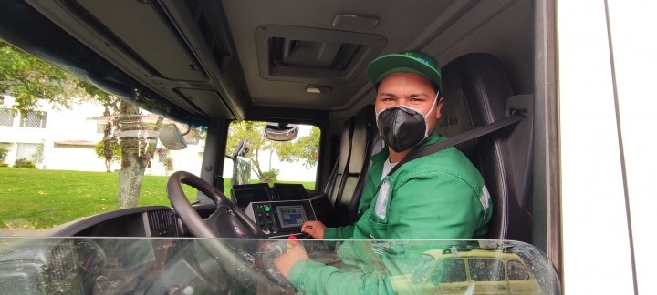 “Miguel Ángel Flores, conductor de “Área Limpia”