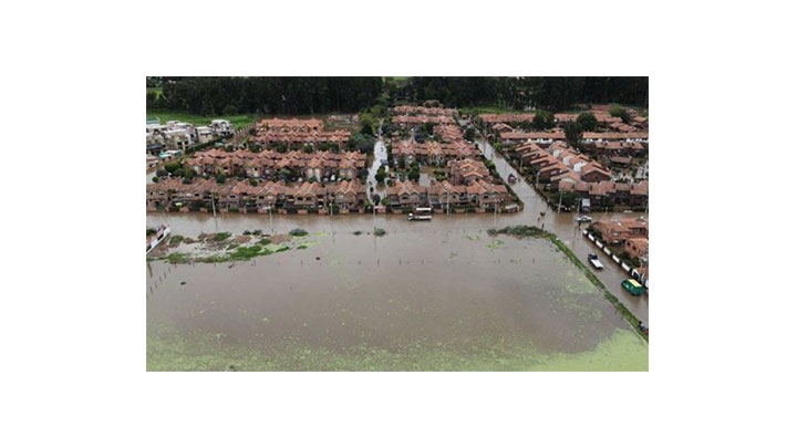 Continúan construcciones en la ronda del Río Frío