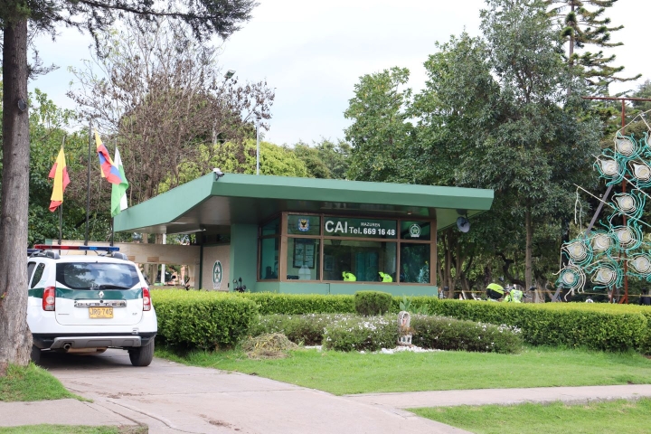 Centro de Atención Inmediata (CAI) de la Policía sin uniformados.