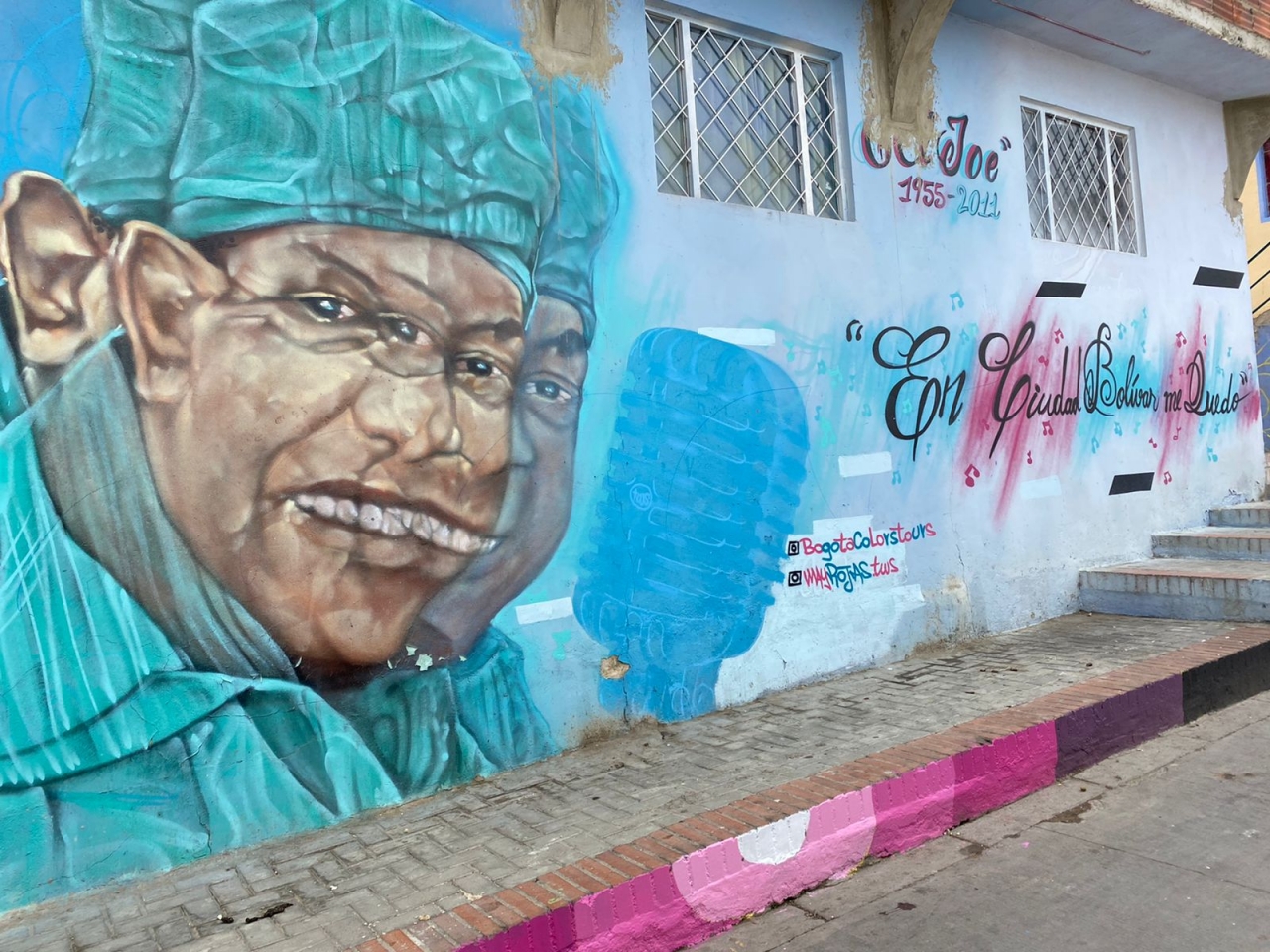&#039;El Joe Arroyo como representación del desplazamiento forzado&#039;|‘Maicol pintando la Calle del Color junto a Mayerli, una lideresa’|‘Mural de las mujeres representativas de la|‘Mural de la mamá de Maicol’|‘Un campesino con una flauta de pan’|||