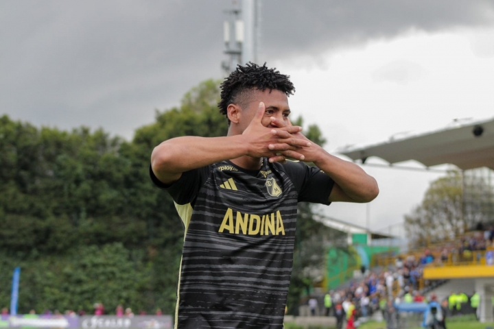 Celebración del primer gol de Millonarios