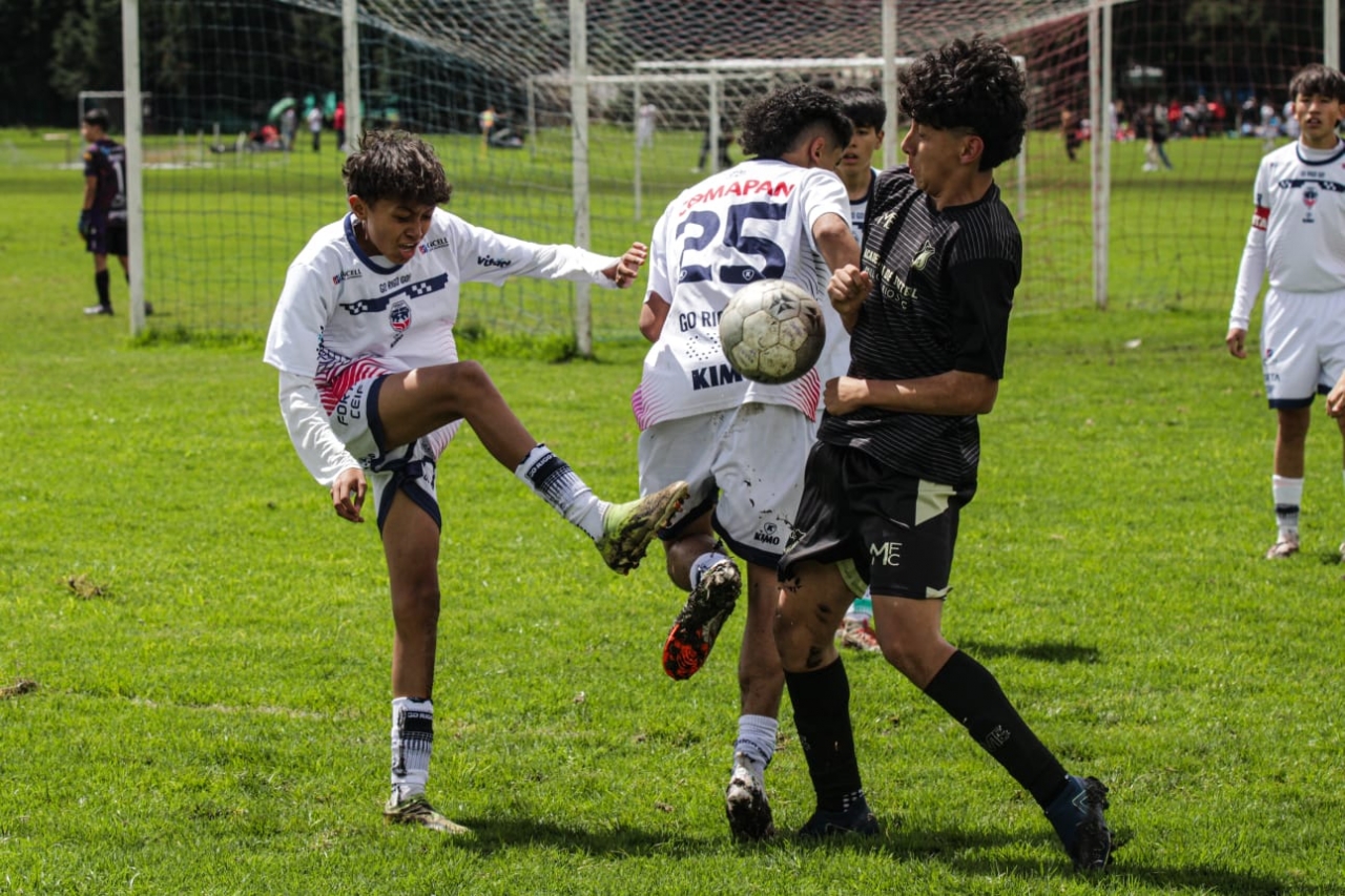 Fortaleza anotó el primero del partido|Fortaleza sub15|Millonarios ganó 2-1|El partido fue bastante disputado|Millonarios remontó|Millonarios es líder|Fortaleza es cuarto|Los dos goles vinieron en los últimos minutos|Fortaleza tuvo en general una defensa sólida|Fortaleza le faltó eficacia|||