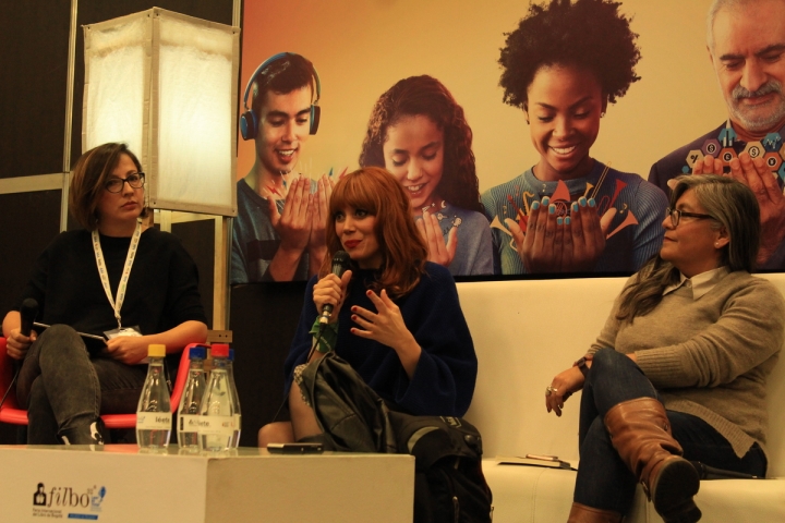 Tatiana Andrade, Paula Bonet y Sylvia Aguilar, durante la conferencia &quot;Escribir con el cuerpo&quot; en la Fibo 2019.