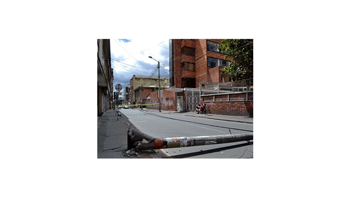 Poste ca&iacute;do