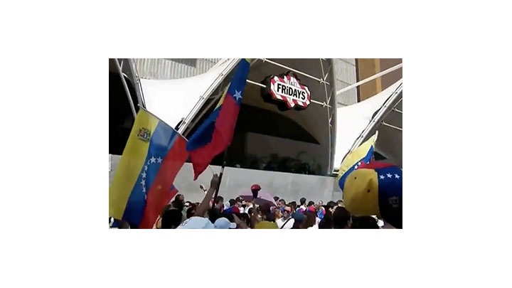 Marcha de la oposición en territorio venezolano.