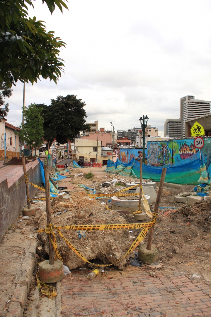 En el olvido quedó una obra vial en La Candelaria