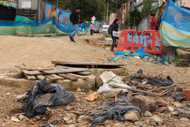 En el olvido quedó una obra vial en La Candelaria