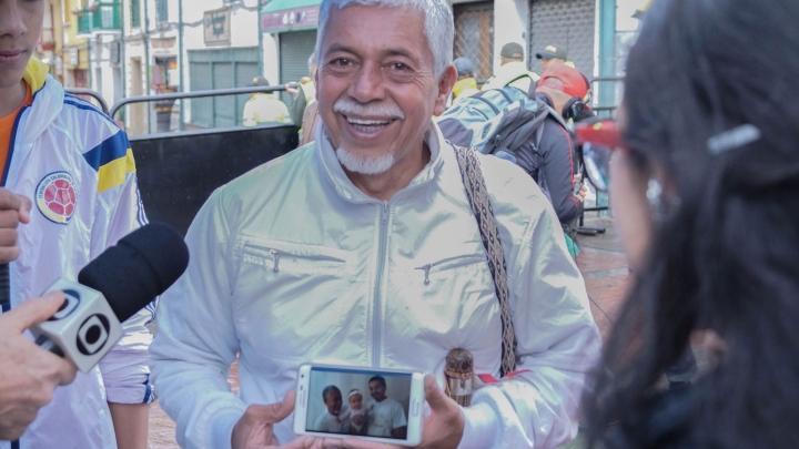 Profesor Moncayo el día del plebiscito en la plaza de Bolivar.