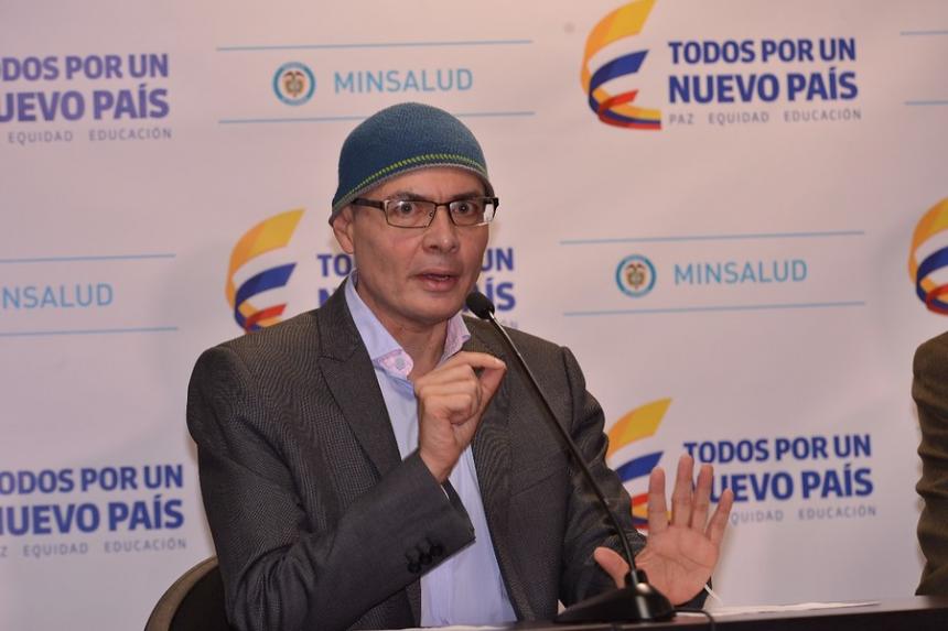 Alejandro Gav&iacute;ria comenz&oacute; su tratamiento contra el c&aacute;ncer el 9 de junio