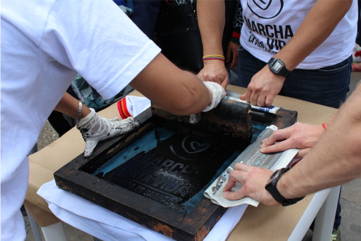 M&aacute;s adelante se pint&oacute; con plastisol.