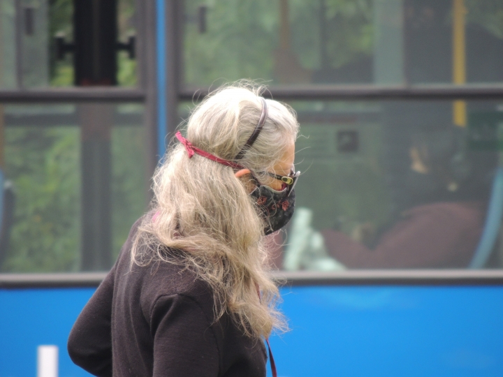 La vacunaci&oacute;n en adultos mayores de Bogot&aacute;, otro reto que enfrenta el distrito