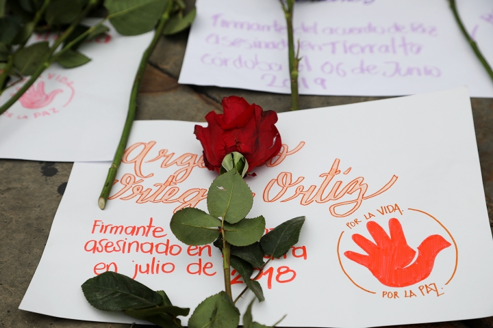 Performance de mujeres de las FARC en la Plaza Simón Bolívar de Bogotá (2020)