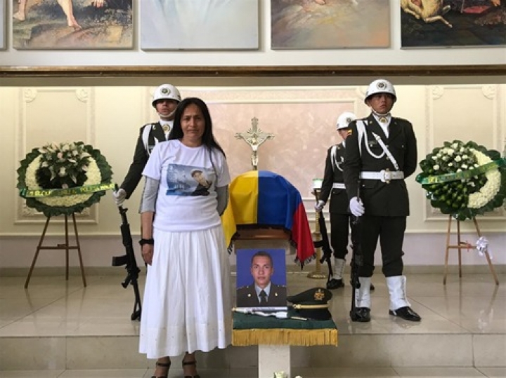 Mar&iacute;a Leyda Barreto, madre del cadete Alan Paul Bayona, en el funeral de su hijo. Enero 2019.