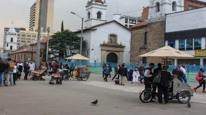 La Carrera Séptima es uno de los escenarios en donde más se concentra la informalidad en Bogotá. Foto: María Angélica Chica