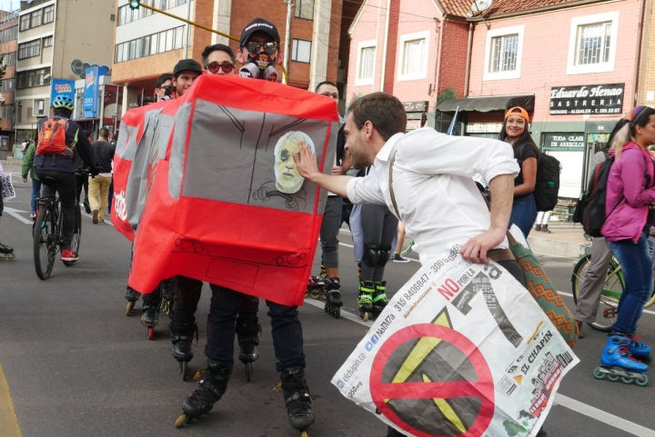 Protestas en contra del proyecto de TransMilenio por la Séptima